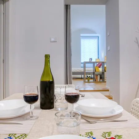 Apartment Alfieri 3 Turin