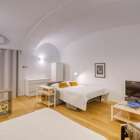 Alfieri 3 Apartman *